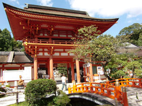 上賀茂神社楼門と玉橋